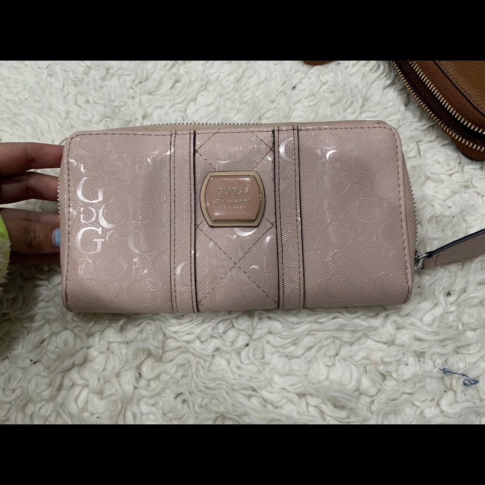 GUESS Wallet
